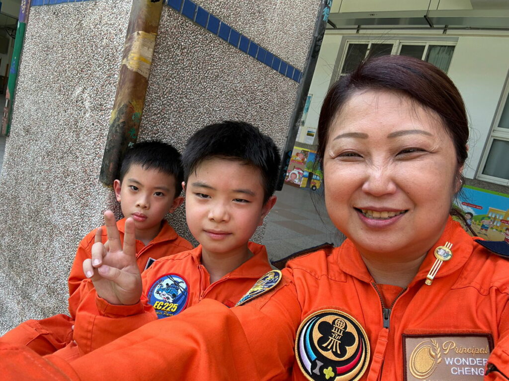 志航國小慶93軍人節 錄製影片向家長傳愛