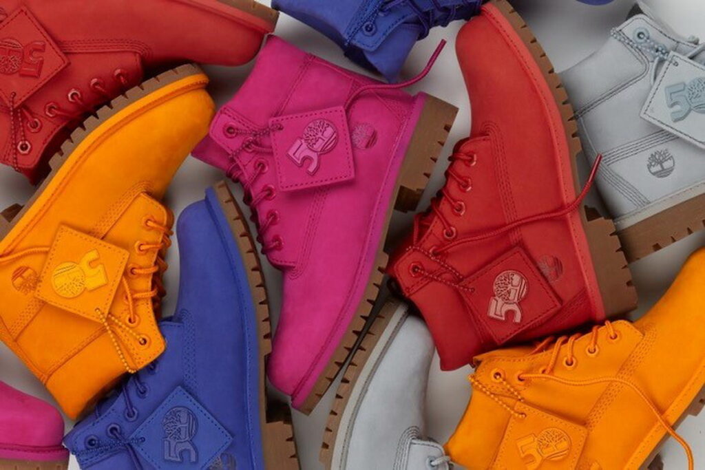 TIMBERLAND 50週年特別款彩色靴系列配色：峽谷橙、滿月粉、四葉草綠、湖水藍、熔岩紅、風暴灰、礦石藍建議售價: TW$ 7,200