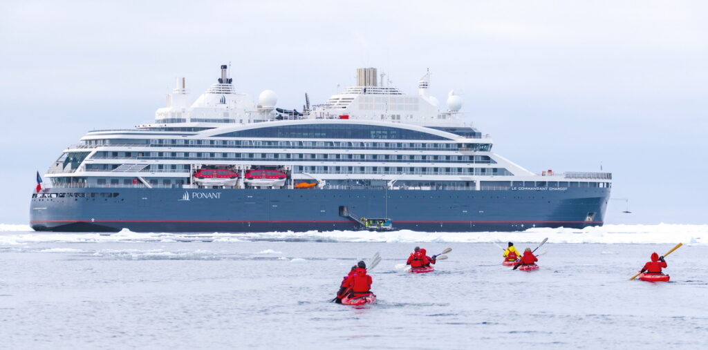 北極21日將搭乘全球第一艘極地奢華郵輪「指揮官夏古號」