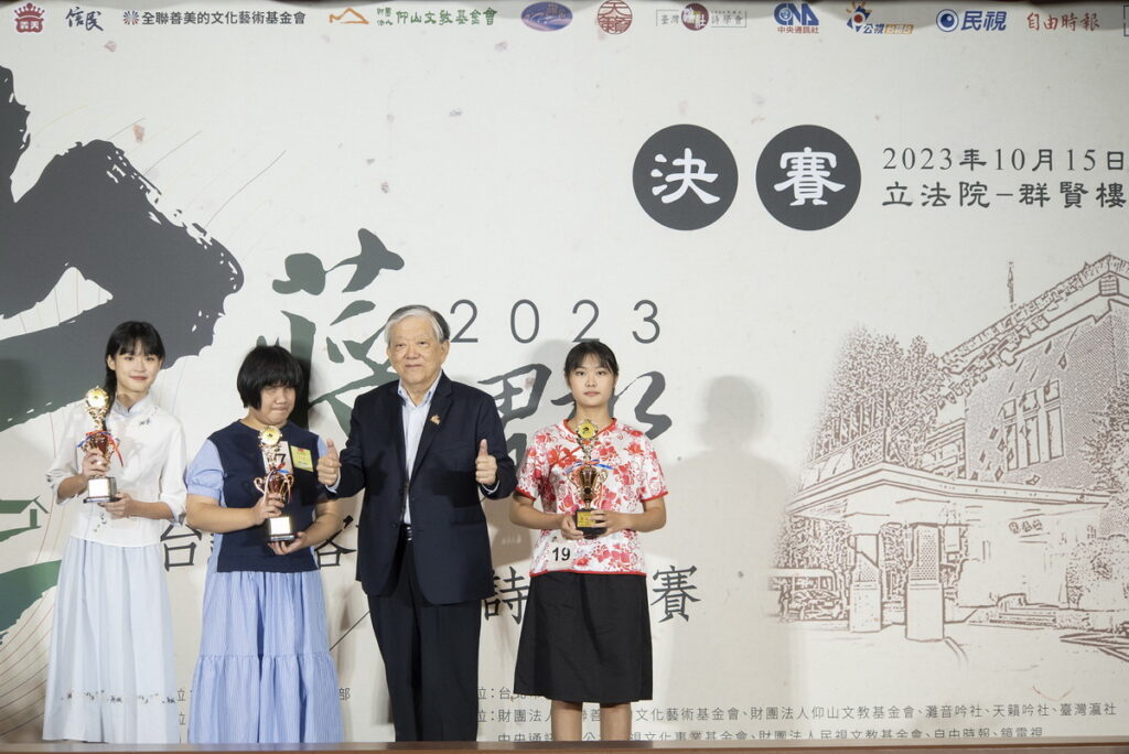 教育部部長潘文忠承諾，會繼續為母語教育努力 