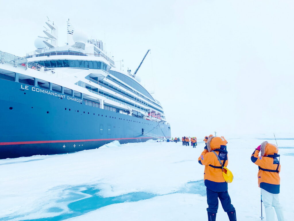 正北極行程，將搭乘全球第一艘極地奢華探險郵輪「指揮官夏古號」。（佳繽旅遊提供）