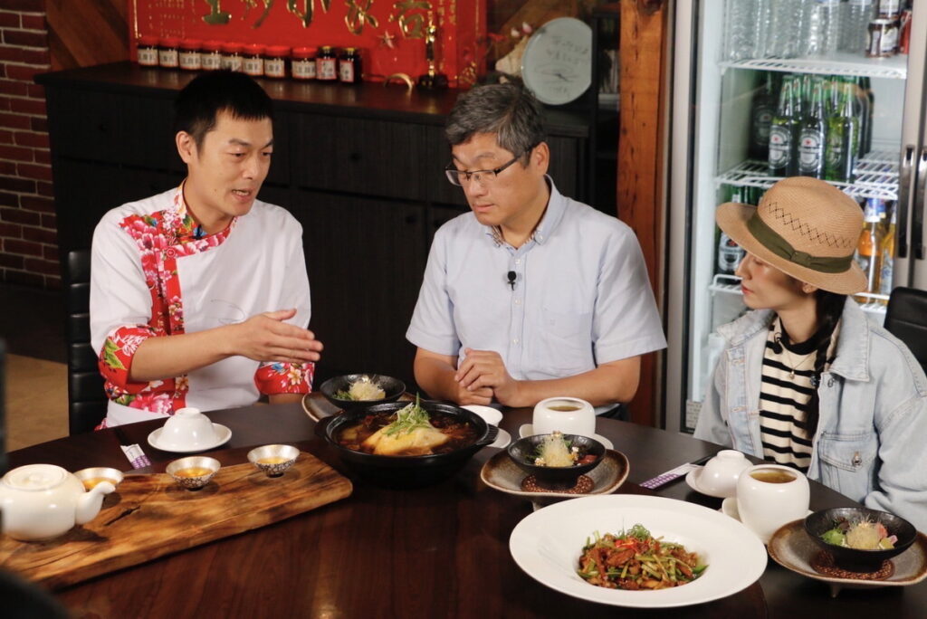 連記海產以在地傳統風味「Hakka 花鄉炒」、時尚風味菜「蒲公英的約定」贏得評審團一致