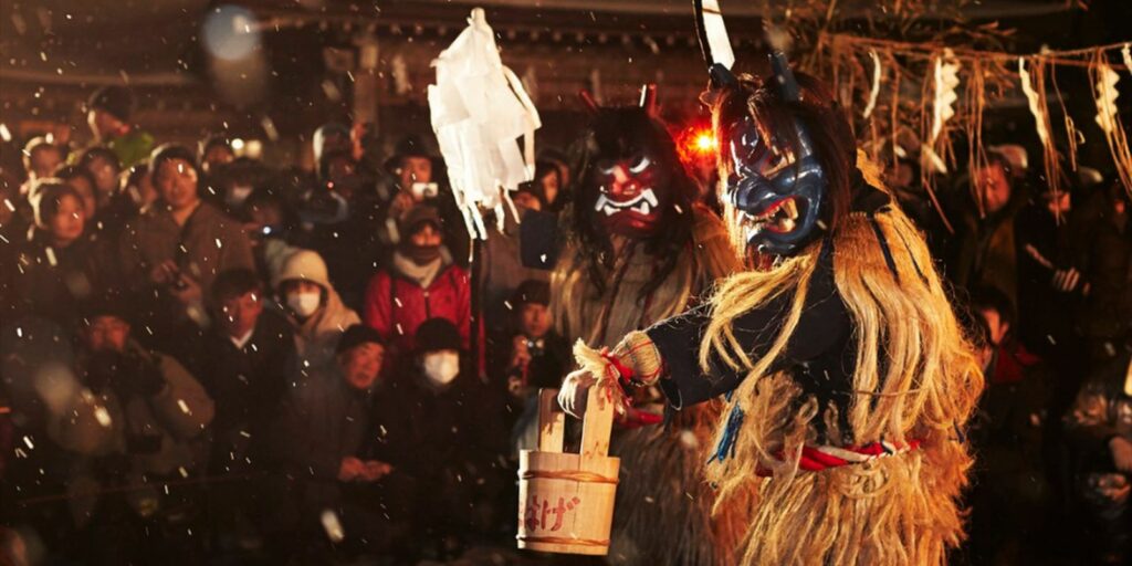 「生剝鬼柴燈祭」是陸奧武大雪祭之一，為男鹿冬季代表性慶典。(秋田縣府提供)
