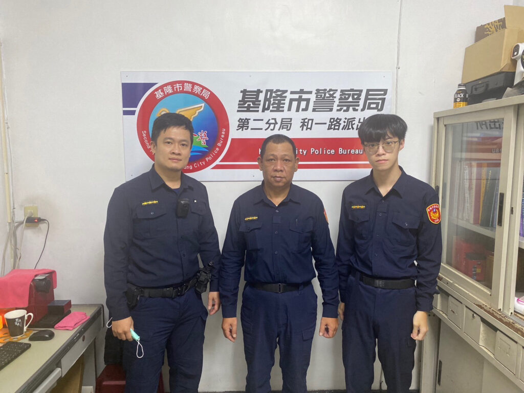 基隆市警察局第二分局和一路派出所警員鄭旭翔、胡賢士、呂佳駿（左至右）