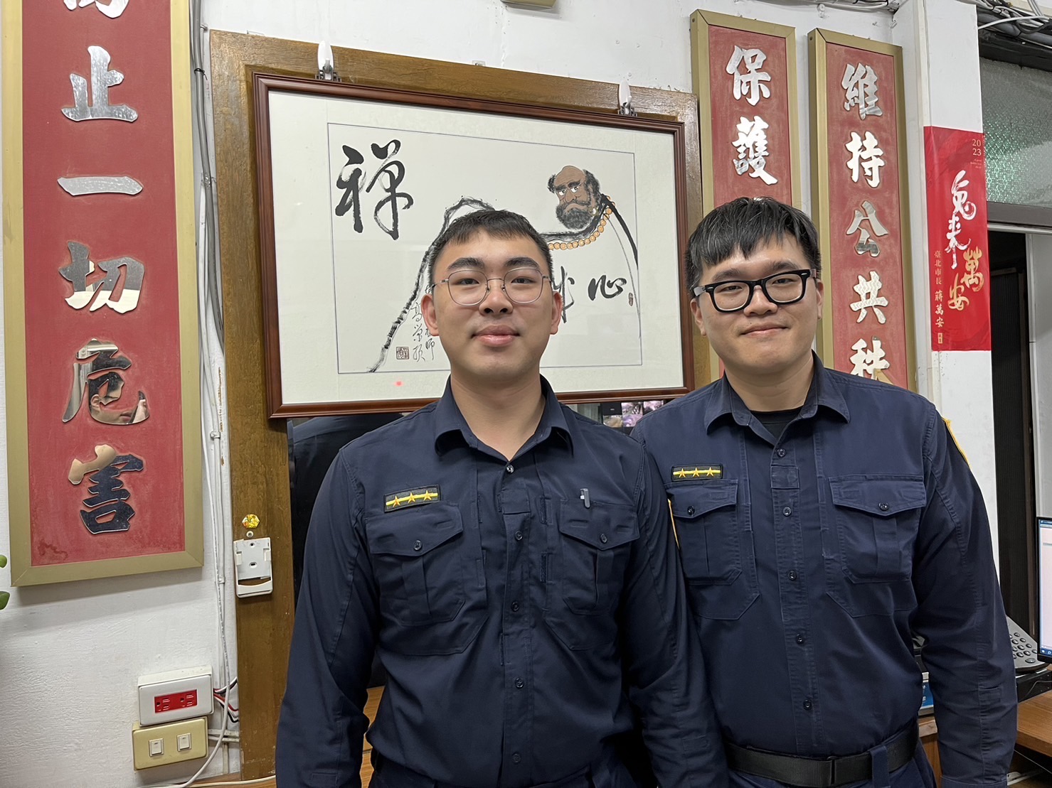 南港分局舊莊派出所暖警游鈞為（左）、蔡昇融（右）。