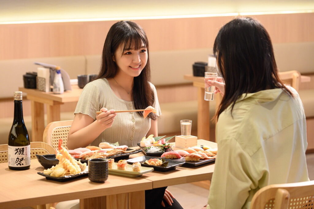 若櫻壽司提供生魚片、日式烤物、天婦羅多樣的日式餐點供消費者選擇。