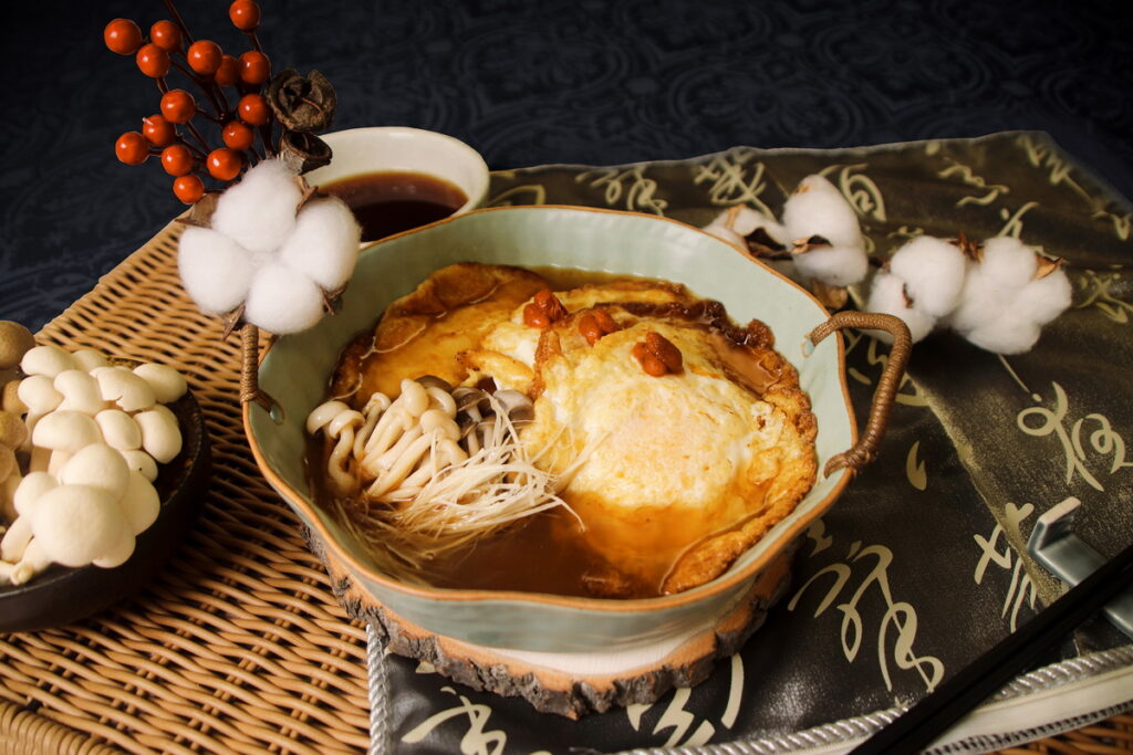 台北凱撒王朝餐廳-冬令進補暖心佳餚「麻油菇菇煎蛋」