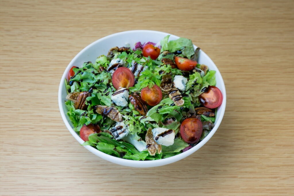 「CAFE Stylo」匯集多種水耕蔬菜做為沙拉料理，把新鮮與美味搬上桌。（Ⓒ伊東屋）