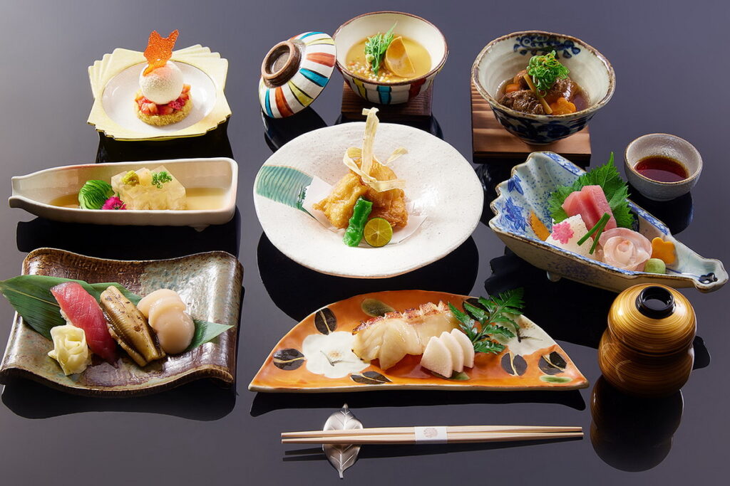 圖說_JR東日本大飯店台北由日籍料理長掌杓的HAYASE日本料理餐廳推出每個月依季節食材變化的「季節懷石雙人午餐套餐」4,400元