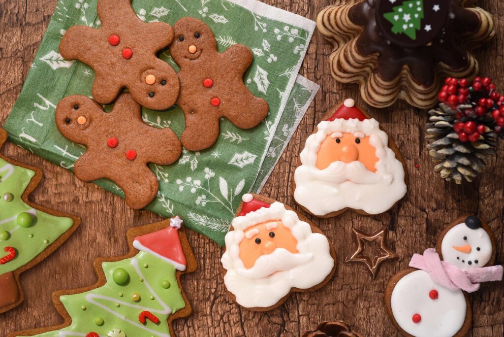 質感餅乾推薦「聖誕老人糖霜薑餅」、「雪人糖霜薑餅」、「聖誕薑餅人」系列，讓民眾感受滿滿幸福感。（圖／普諾麵包坊提供）