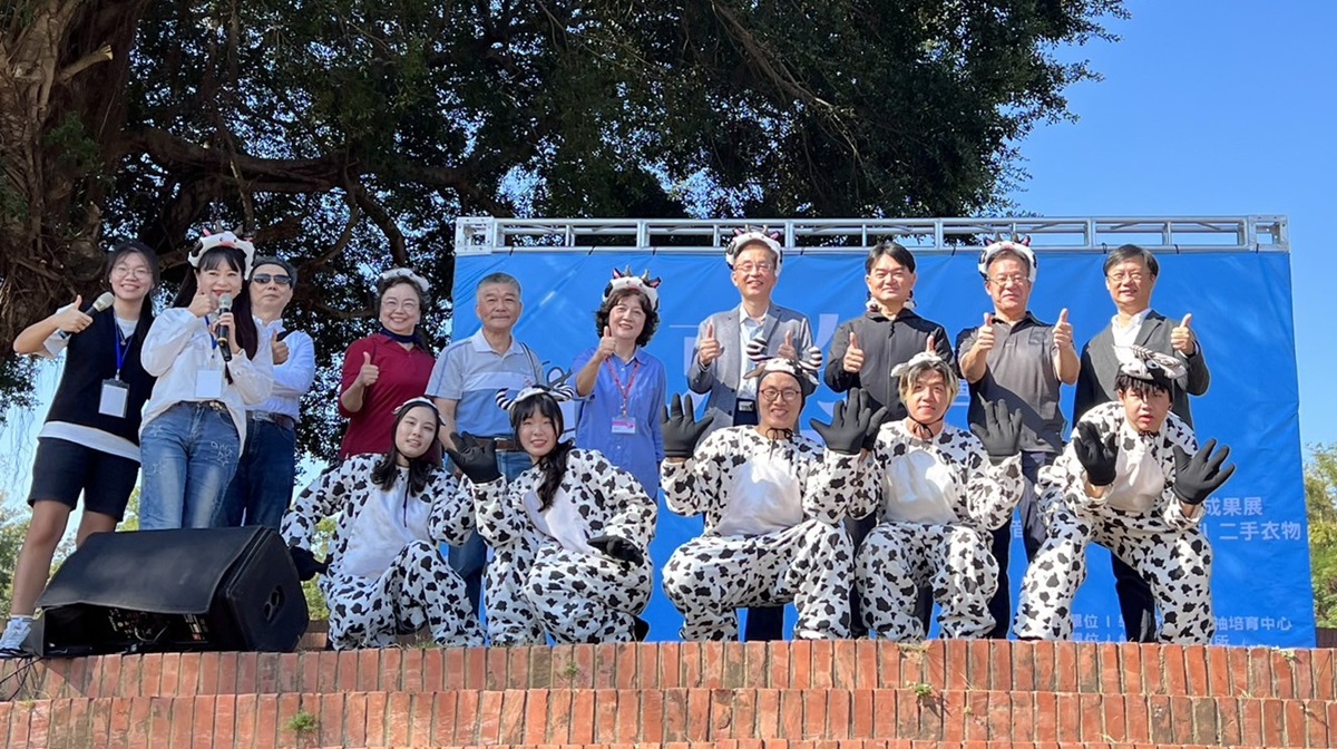 東海大學盛大舉辦「第一屆東海牛奶節」，學生紛紛展現創意，身穿牛裝大跳抖音牛奶舞。（圖/東海大學提供）