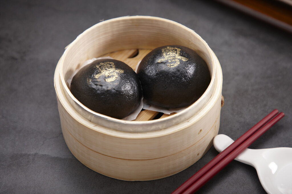 黑潮襲來，視覺衝擊的黑金流沙包。