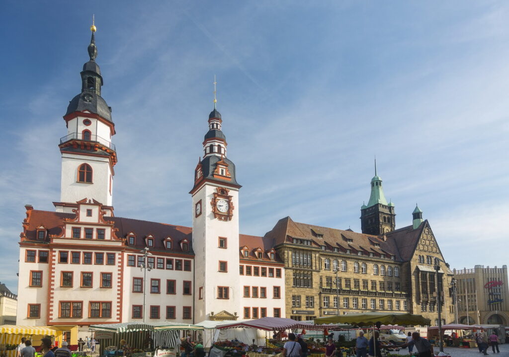 德國「開姆尼茨」擁有深厚的文化底蘊和歷史，並且被評選為 2025 年歐洲文化之都。(圖片由Booking.com提供)