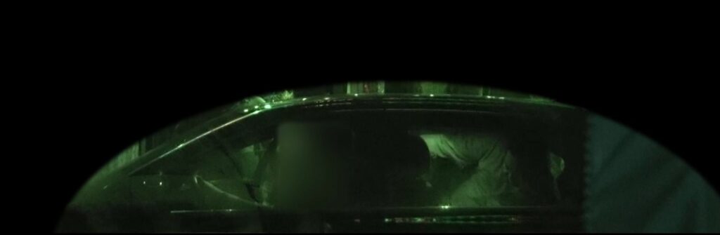 影片6截圖:男子和該名女子坐上汽車的短暫影片，男子先上車，女子隨後進入車內（影片來源:爆料信)