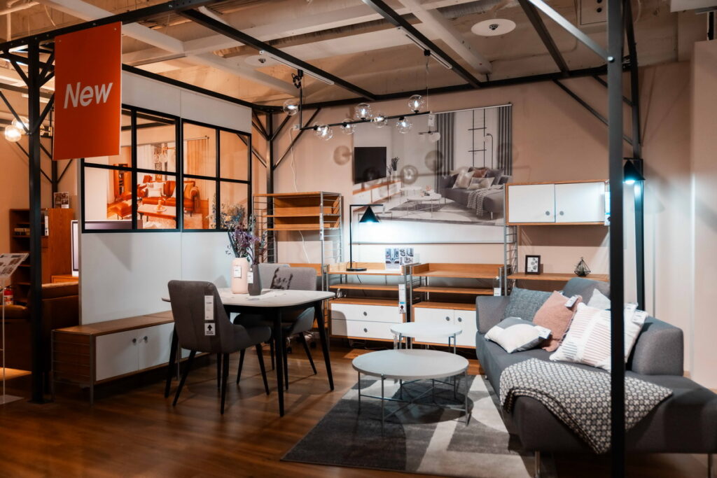 「Simple Modern」以乾淨明亮的色調，恰到好處的留白，打造簡約洗鍊的居家空間。