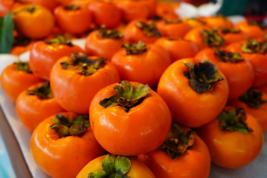 周日(12月10日)舉行食農教育「認識甜柿品種與柿柿如意盆栽DIY」，憑消費滿額收據即可