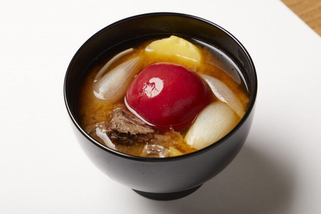 在「MISOJYU」裡，料多味美的味噌湯成為早餐桌上的主角。（ⒸMISOJYU）
