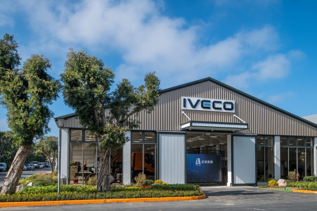 常榮機械IVECO北區服務展示中心占地4500坪，提供全新4S服務體驗