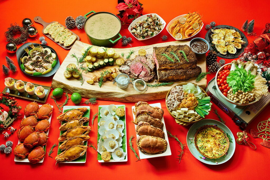 Brilliant鉑麗安全日餐廳12月推出「聖誕節主題海鮮季自助餐」，有「美國爐烤香料肋眼牛排」、「舒肥戰斧豬排」、「普羅旺斯香草烤羊肋排」、「法式燉牛舌」等，超級豐富。