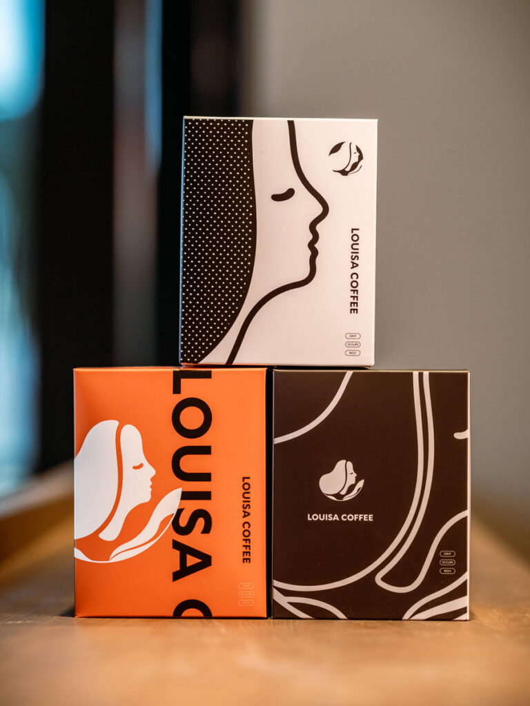 路易莎新加坡旗艦店推出全新CI風格的濾掛咖啡