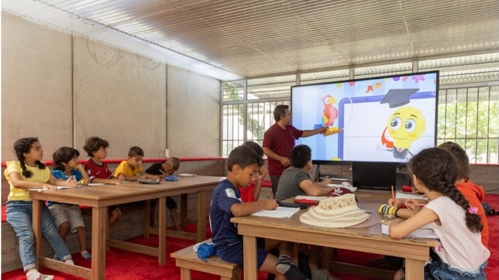 中心兒童教育課程，對於難民兒童來說妥善的教育是翻轉階級的唯一途徑。