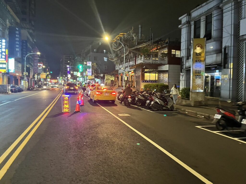 土城分局規劃每月8至10場次防制酒駕專案勤務,強化攔檢違規酒駕、改裝噪音車輛稽查強度