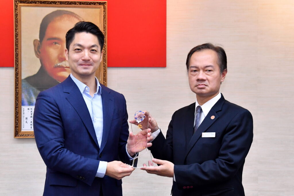 「和逸飯店台北民生館」安全部同仁林俊廷，獲頒優秀從業人員獎項。
