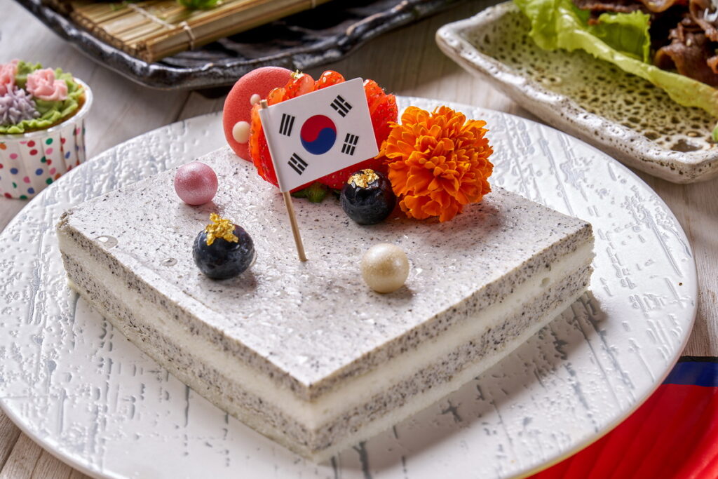 充滿芝麻香氣的「韓式芝麻米蛋糕」兼具美味與健康（台北福華大飯店提供）