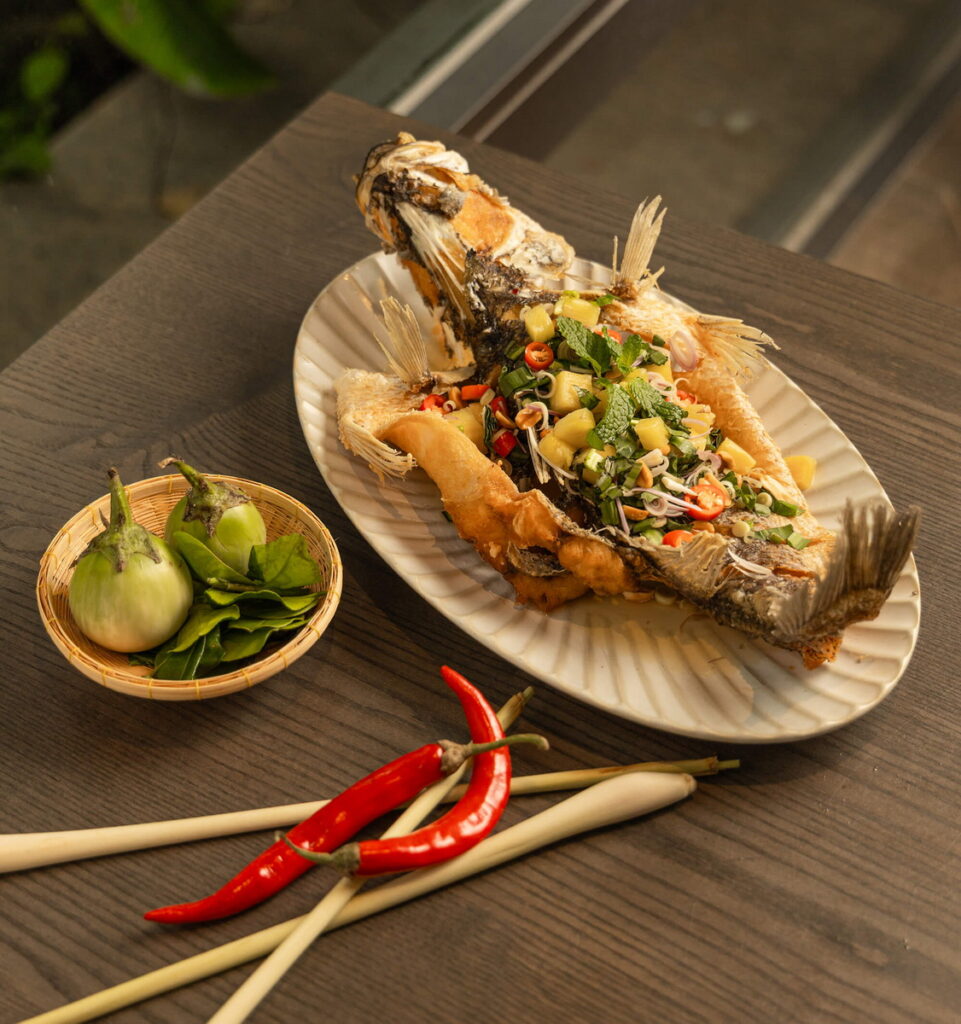 初泰PIKUL加碼推出年節新菜「泰果香酥炸魚」