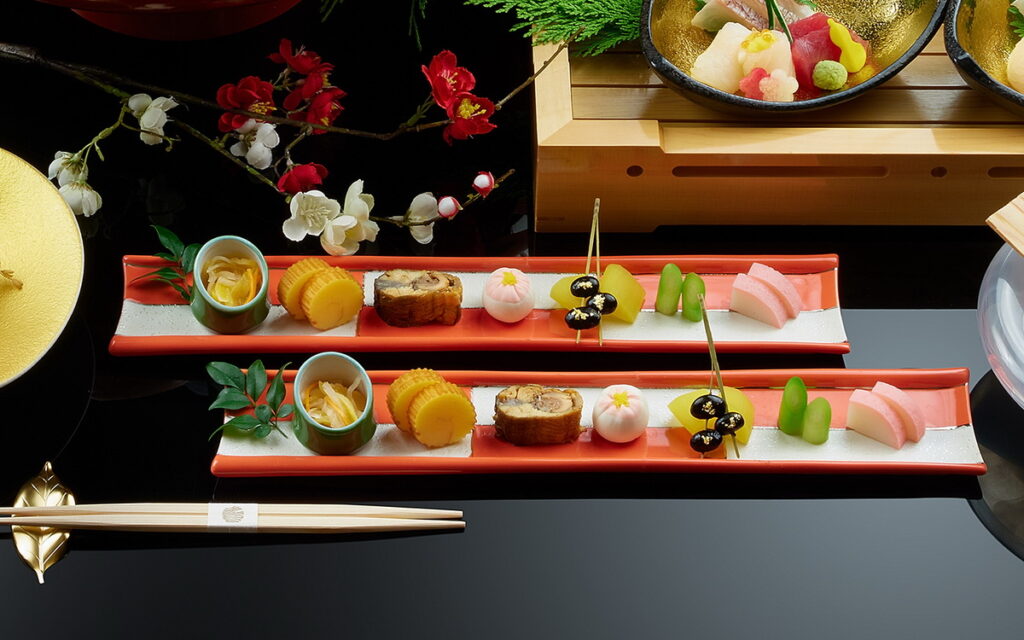 _HAYASE日本料理餐廳推出的年越懷食料理其前菜「發財盛合」包括八款象徵財運的菜式，每一道菜都象徵著繁榮與好運。