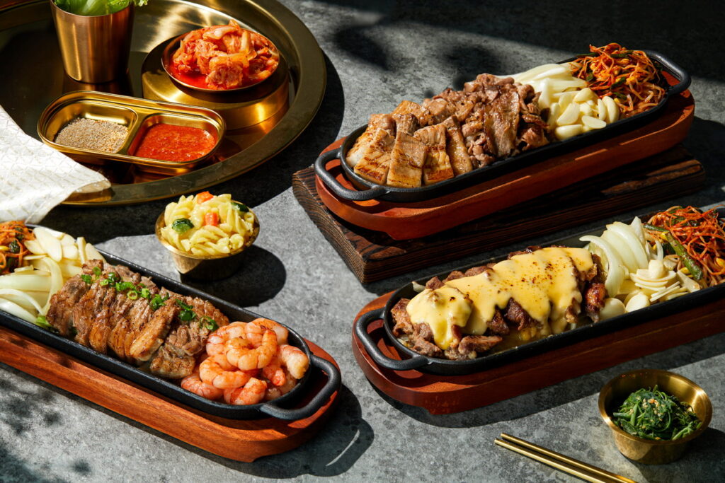 八色烤肉mini提供多款韓式烤肉「獨食」套餐。
