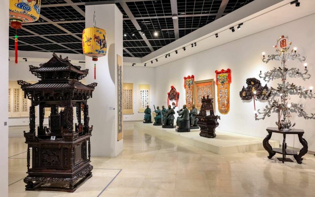 本次雲林元長鰲峰宮首度借展，1948年由國家薪傳獎木雕大師李松林精心雕刻的「太子鳳輦神轎」，展現其精湛的工藝技術。