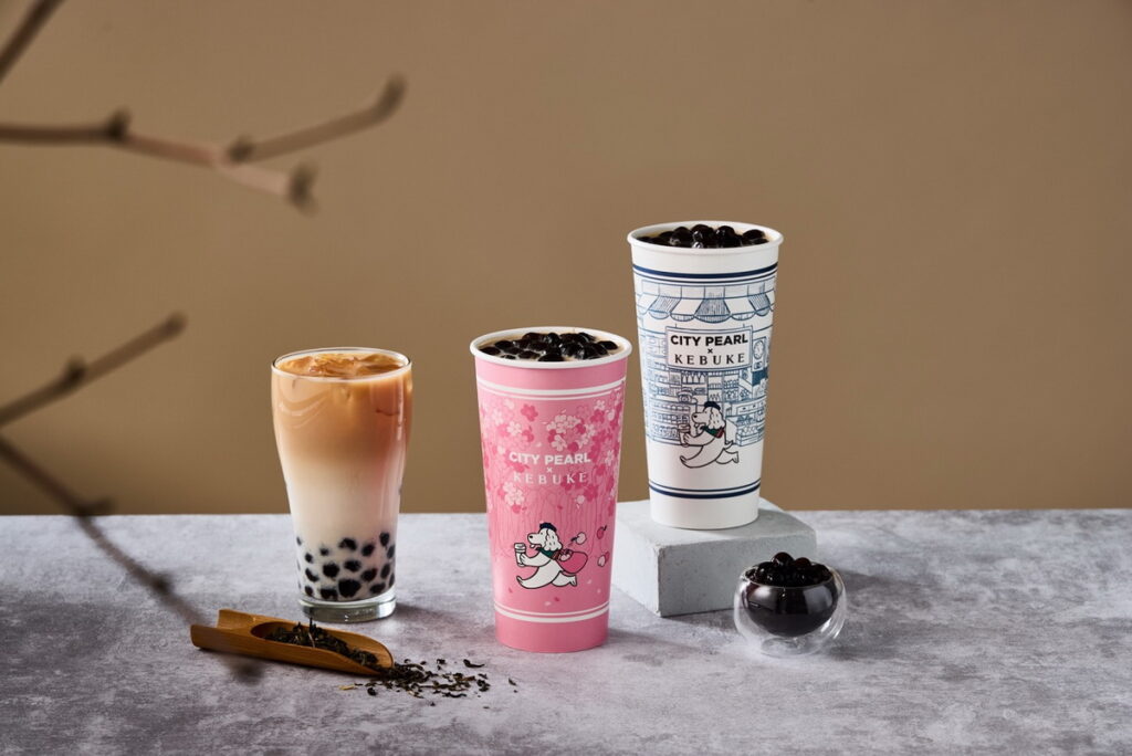 「CITY PEARL」首次攜手「可不可熟成紅茶專賣店」共同開發「冰胭脂紅茶珍珠歐蕾」。