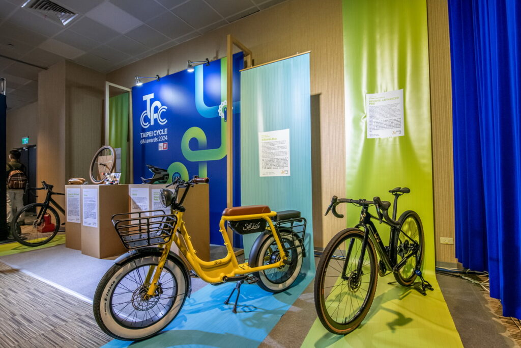 2024台北國際自行車展記者會現場有七件金質獎展示