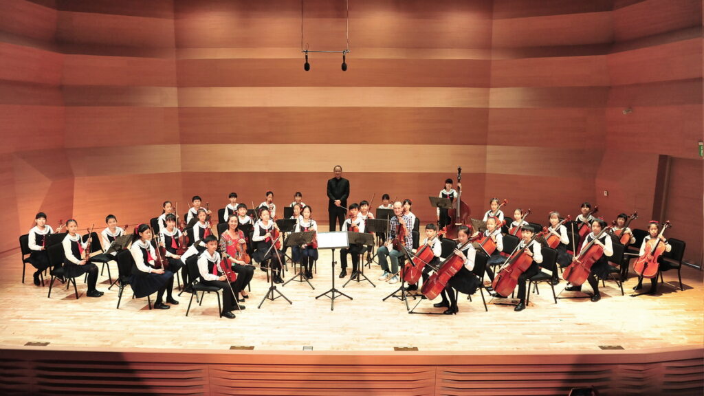 北市敦化國小弦樂團受邀WKU美國西肯塔基大學於南港生技園區聯合音樂會演出。

