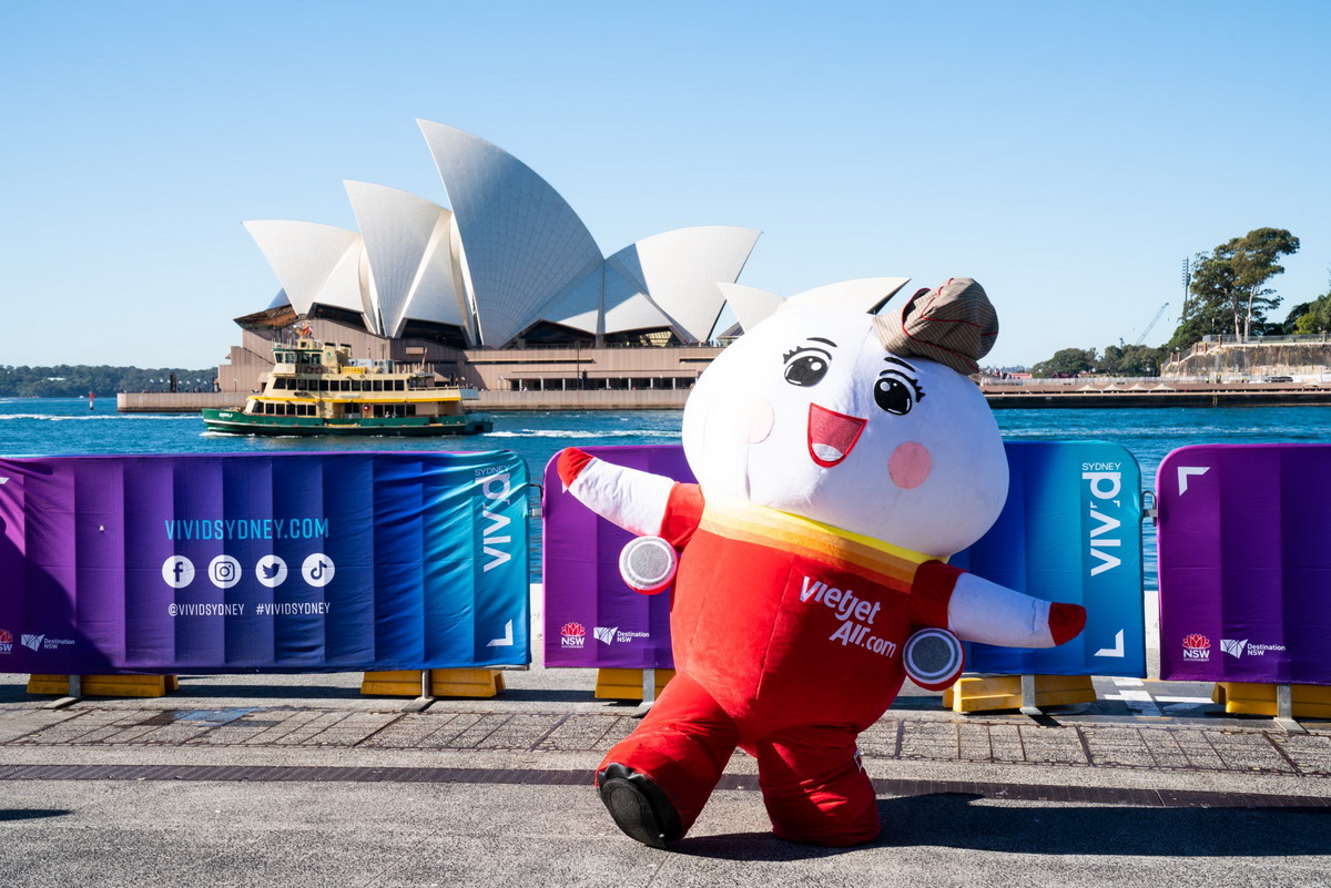 越捷航空吉祥物Amy到澳洲雪梨 慶祝將開通的越南河內至澳洲雪梨航線
