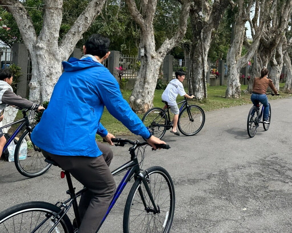 台灣安進關懷在地，與孩子們共度溫馨時光，享受騎乘單車樂趣，創造難忘回憶。
