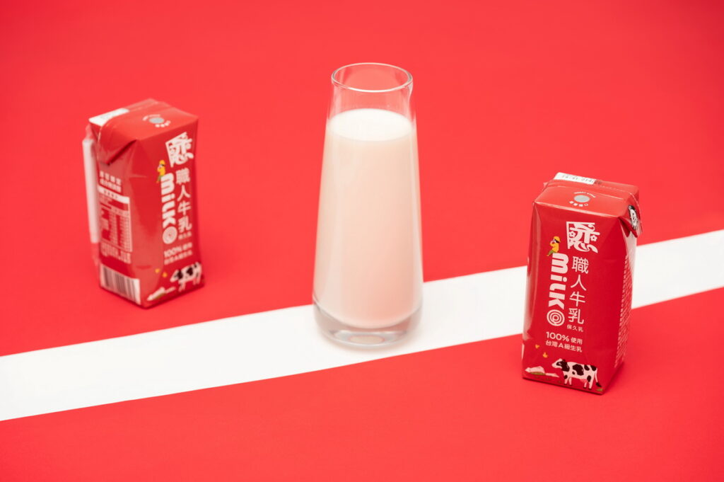 開元食品常溫保久乳系列新品「戀職人牛乳」，採用百分百國產生乳、A級乳源，透過UHT超高溫瞬間滅菌技術，保留生乳重要營養成分。