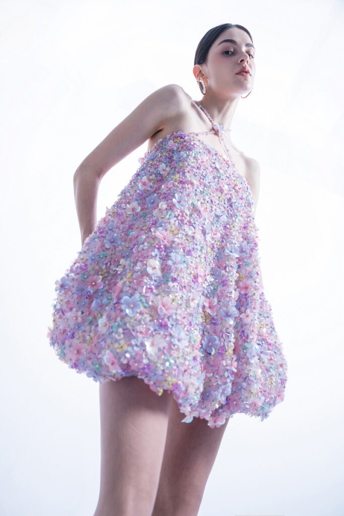 2024 “JASMINE in Wonderland”耗費多時的精緻工藝，打造出如藝術般作品的頂級訂製禮服-