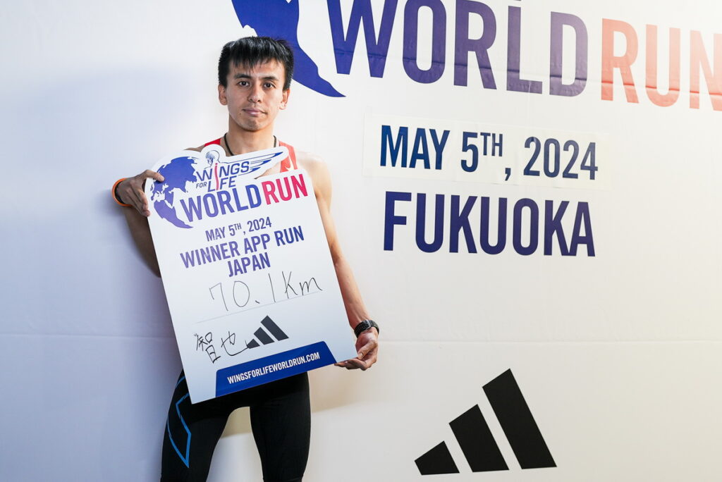 今年Wings for Life全球路跑由日本選手Tomoya Watanabe以70.09公里的成績奪下世界男子組冠軍