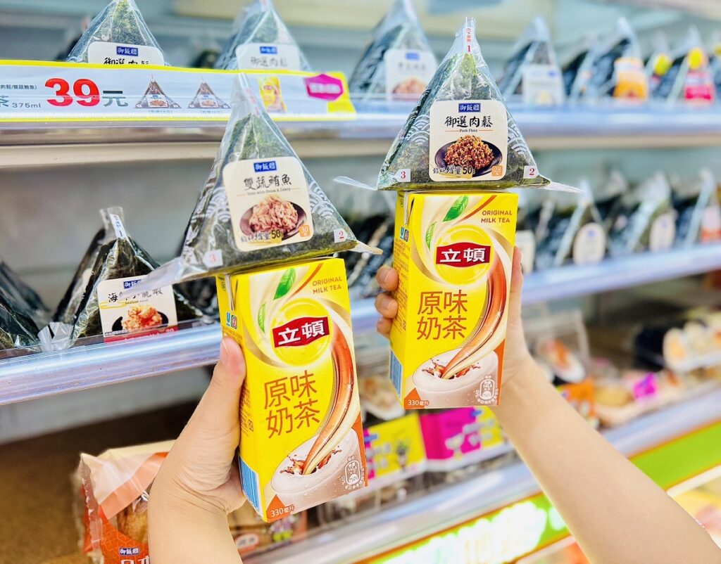 7-ELEVEN針對推出5種百元以下超值優惠組合，推薦指定飯糰搭配立頓奶茶最低只要39元