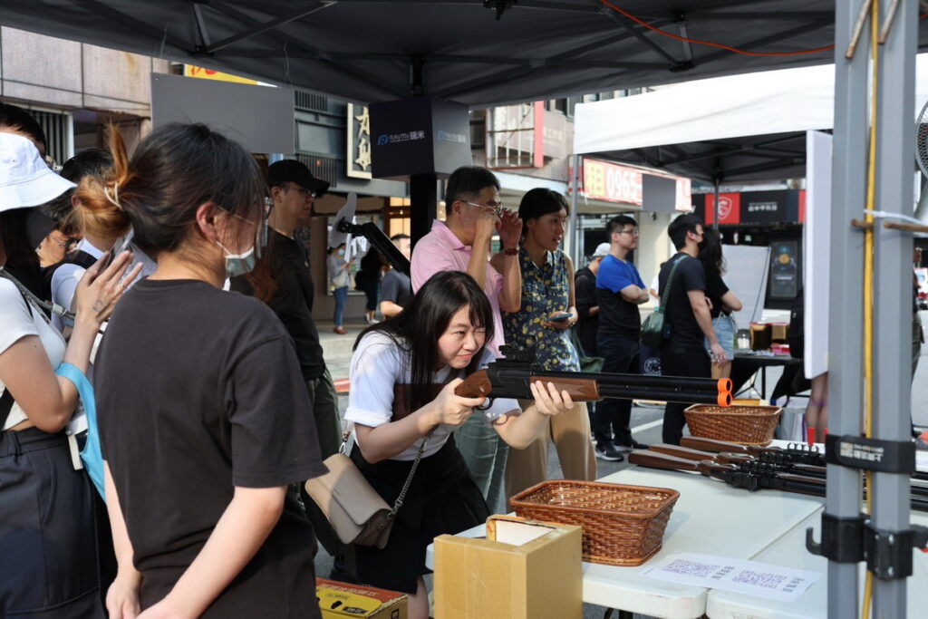 臺北市商業處輔導台北市八德資訊商圈發展協會113年8月24日至25日於八德路一段封街舉辦「八德封街生存挑戰」活動。