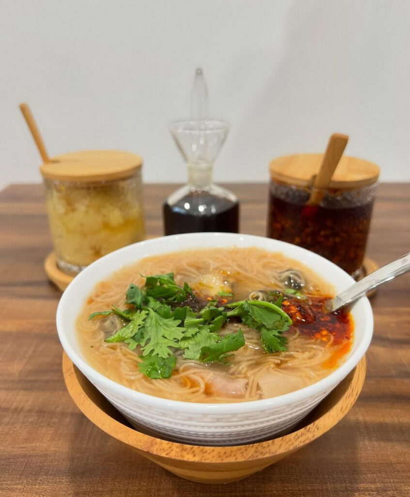 「Trueway麵線研究所&甜點取物所」也提供台灣輕食「蚵仔大腸麵線」。(照片提供: 「Trueway麵線研究所&甜點取物所」)