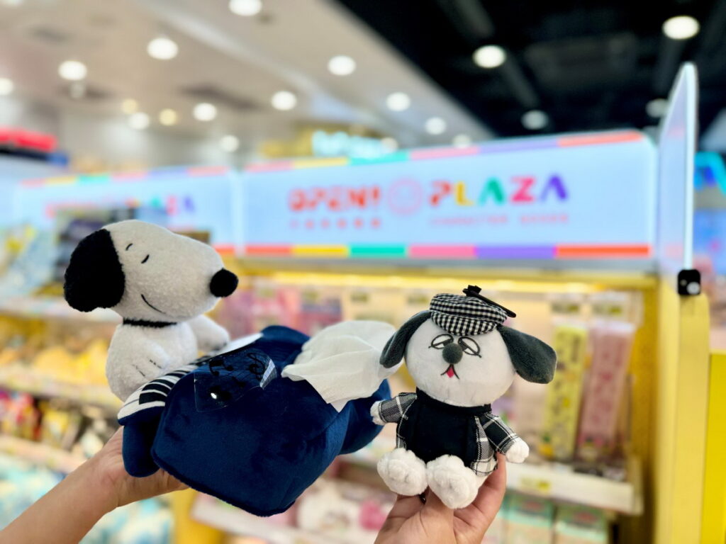 7-ELEVEN於全台1,800家門市獨家設置「OPEN PLAZA」專區持續開發不同類型肖像周邊商品，用50元~699元的價格可以挑選到多款實用療癒的商品