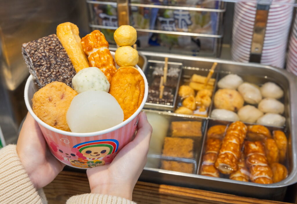 7-ELEVEN熱食自助區自即日起至1月21日前展開滷味、關東煮、麻辣燙全品項任選4入88折。