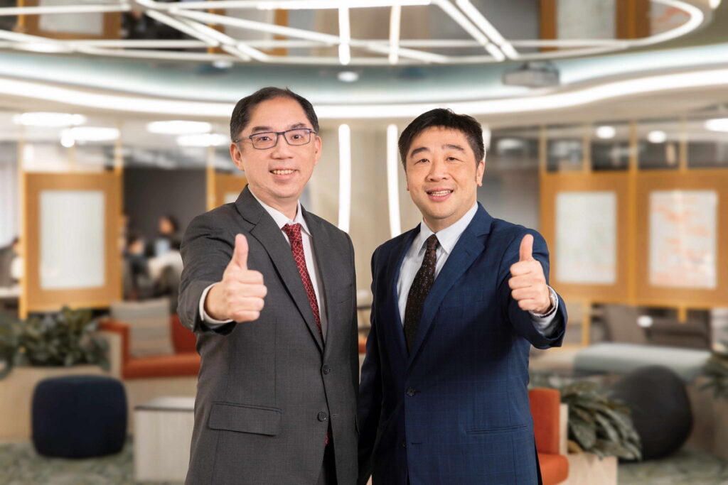SAS 協助國泰世華銀行打造新一代詐欺偵測平台。 (左)國泰世華銀行風控長張發祥、(右)SAS台灣區總經理龔律安
