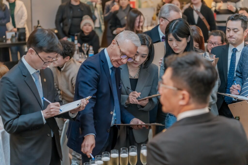 「2025台灣最佳侍酒師國手選拔賽」特邀國際侍酒大師João Pires擔任評審長，給予選手極具含金量的建議指導。