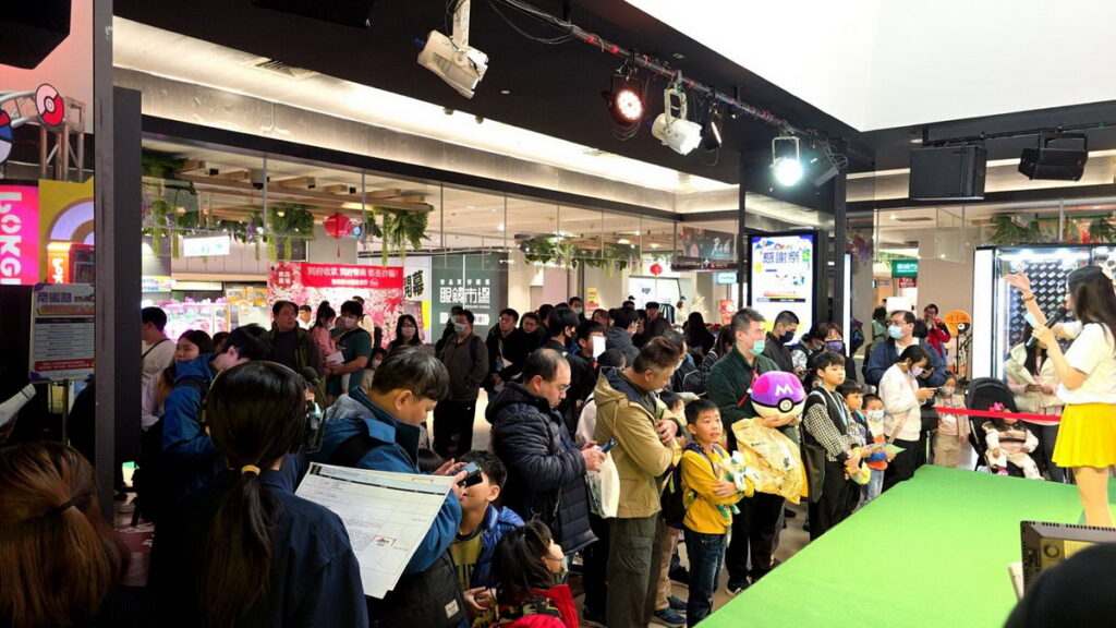 「寶可夢加傲樂感謝祭」2月22日在東森廣場台北車站K區地下街盛大登場，吸引大批訓練家及親子家庭共襄盛舉。