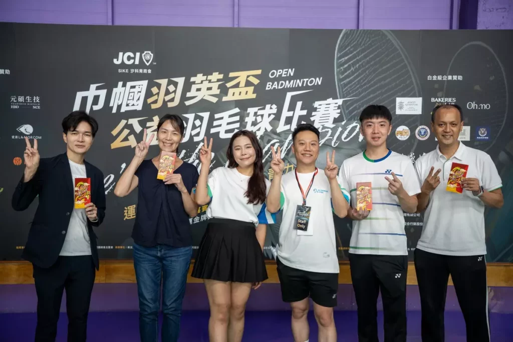 所有義賣所得將全數捐贈予基隆高中、百齡高中、頭前國中及五結國中四所學校，幫助弱勢青年學子獲得更多教育資源，持續點燃他們追夢的動力。