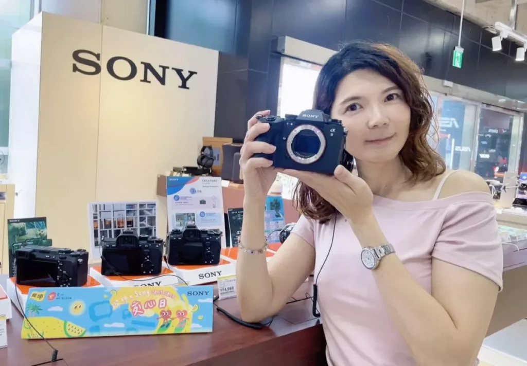 「燦坤x Sony交心日」將於8/15至8/19登場，燦坤全館購買Sony單眼相機享來店驚喜價。